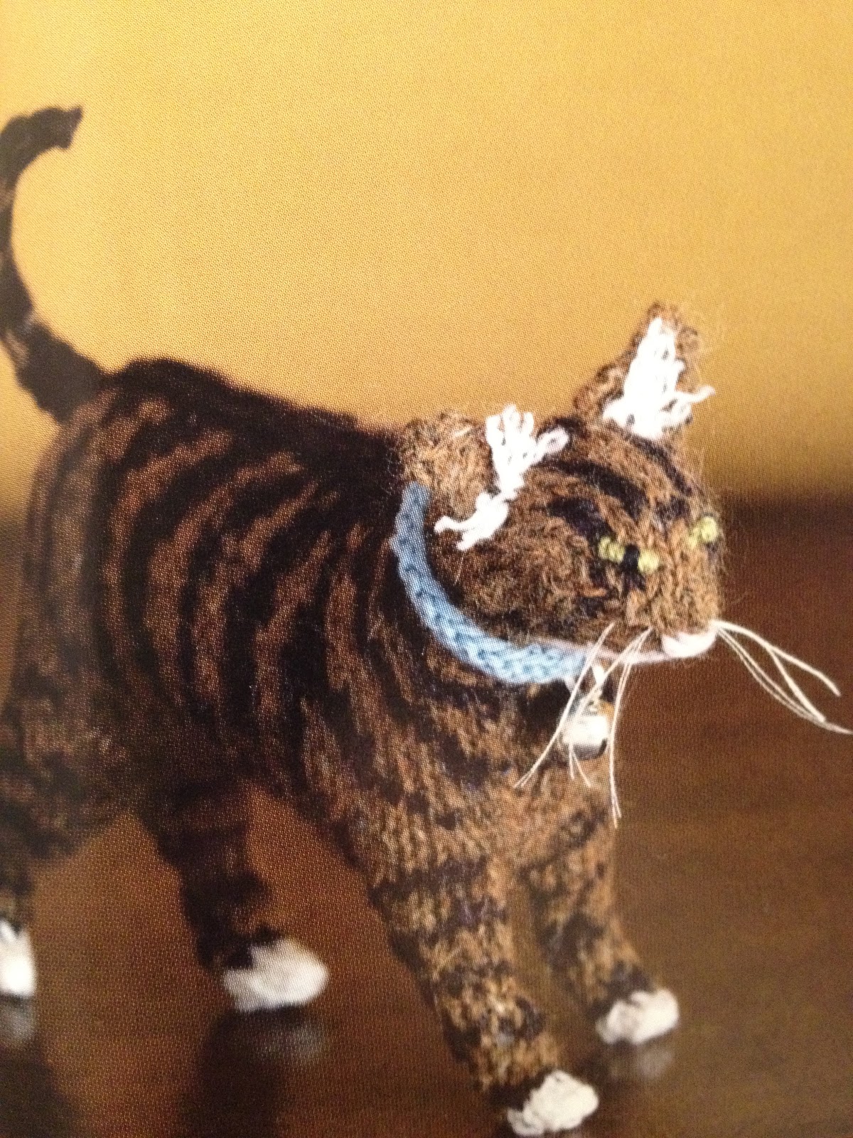 Lynn One, Purl Two Knitting? And Cats? In the Same Book!?!?!? Yes Please.