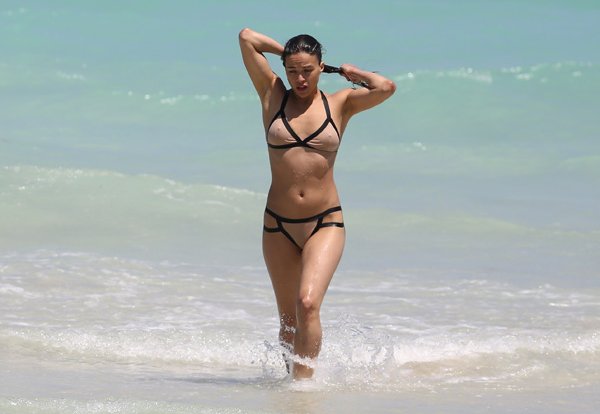 [FOTOS] Michelle Rodríguez sorprende en playas de Miami