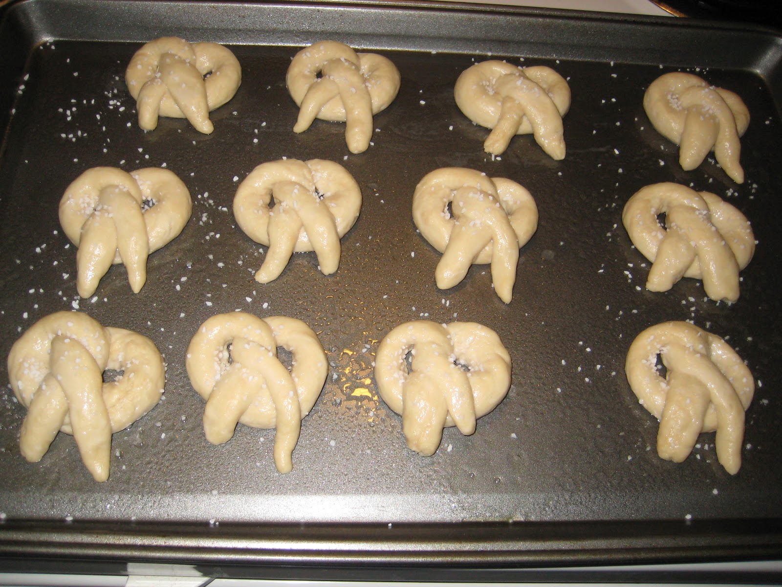 Happy New Year’s Eve! Queso and Soft Mini Pretzels!