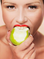 apple & carrots to whiten teeth better