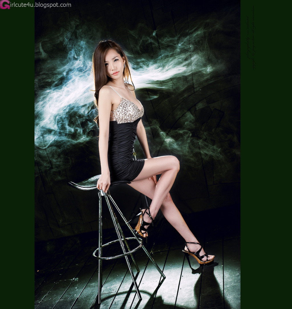 xxx nude girls: Gorgeous Lee Ji Min