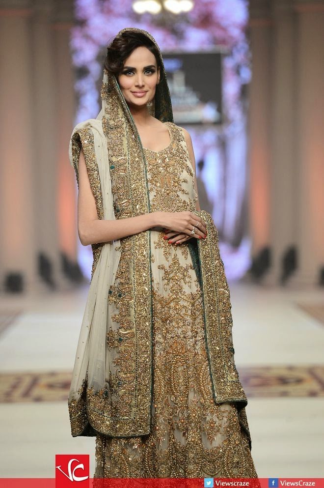 Fashion style Wedding designer dresses in pakistan for lady Fashion style Wedding designer dresses in pakistan for woman