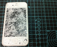 千葉県千葉市のSさんのiPhone4Sは酷く割れたガラス液晶交換修理でした