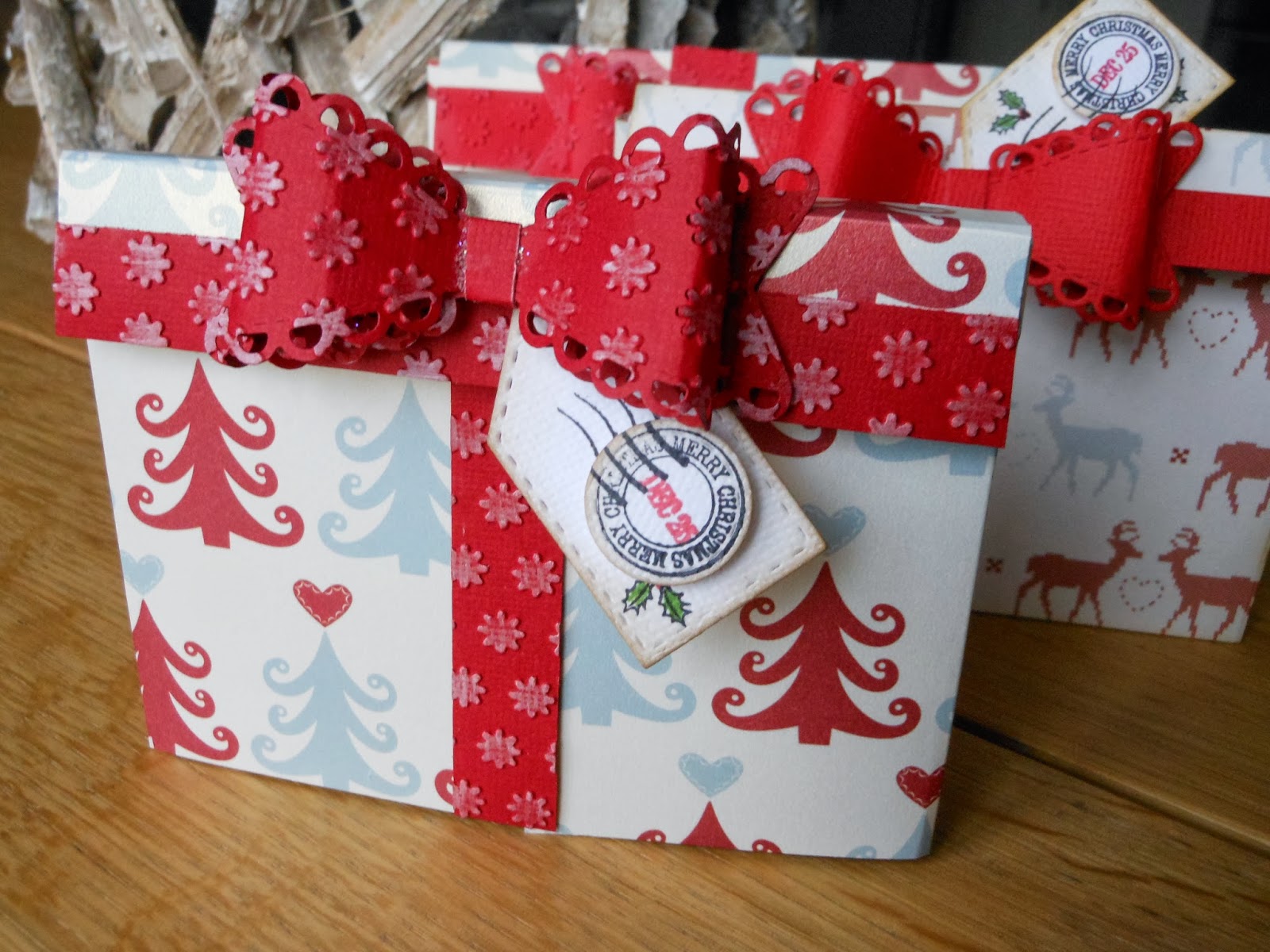 JayneDesigns: Christmas Present Box Card
