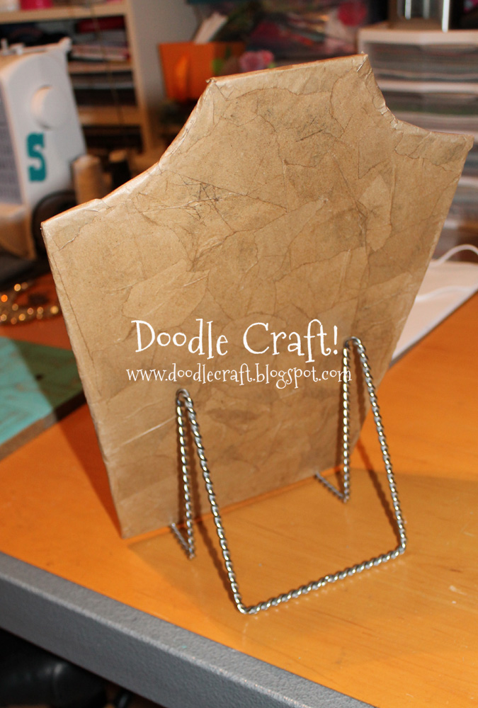 Doodlecraft Make a Necklace Display Form