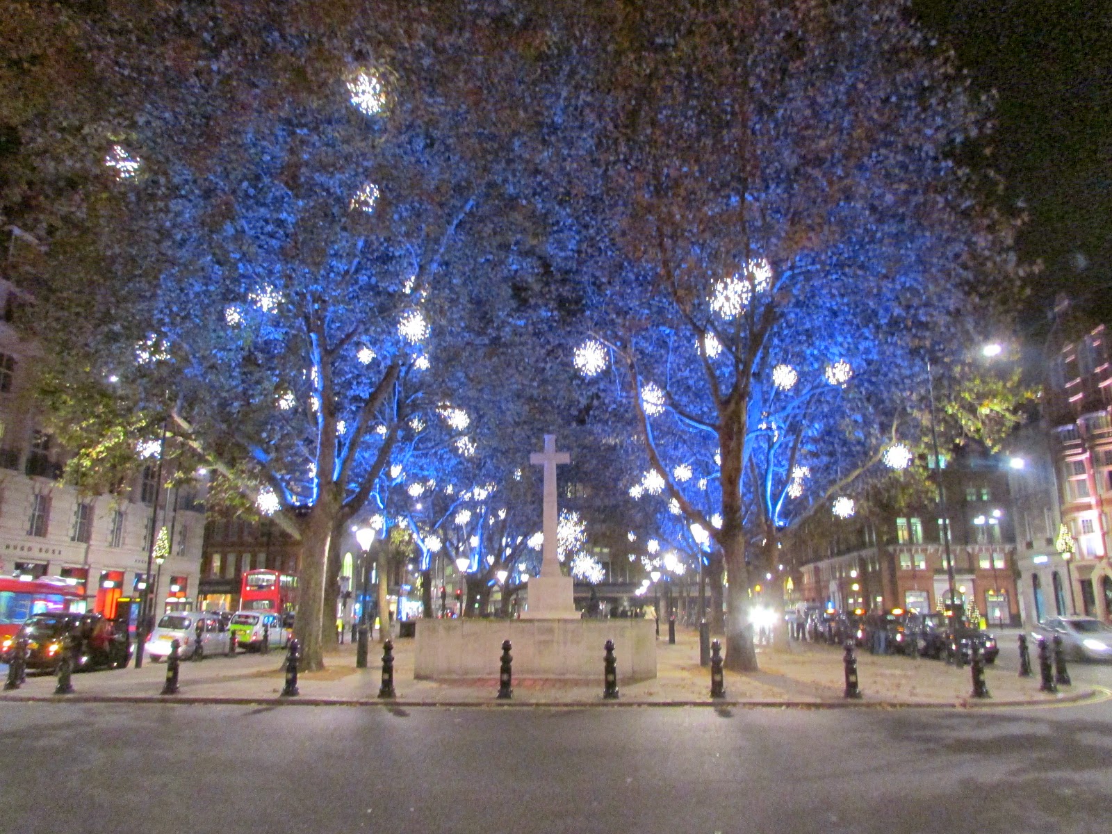 London in and around Christmas greenclothingstyle