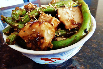 Spicy Garlic and Ginger Chicken with Green Beans