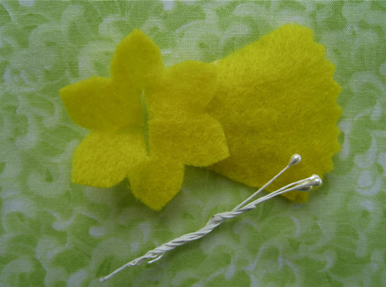 Art and Stitch Felt Daffodil Tutorial