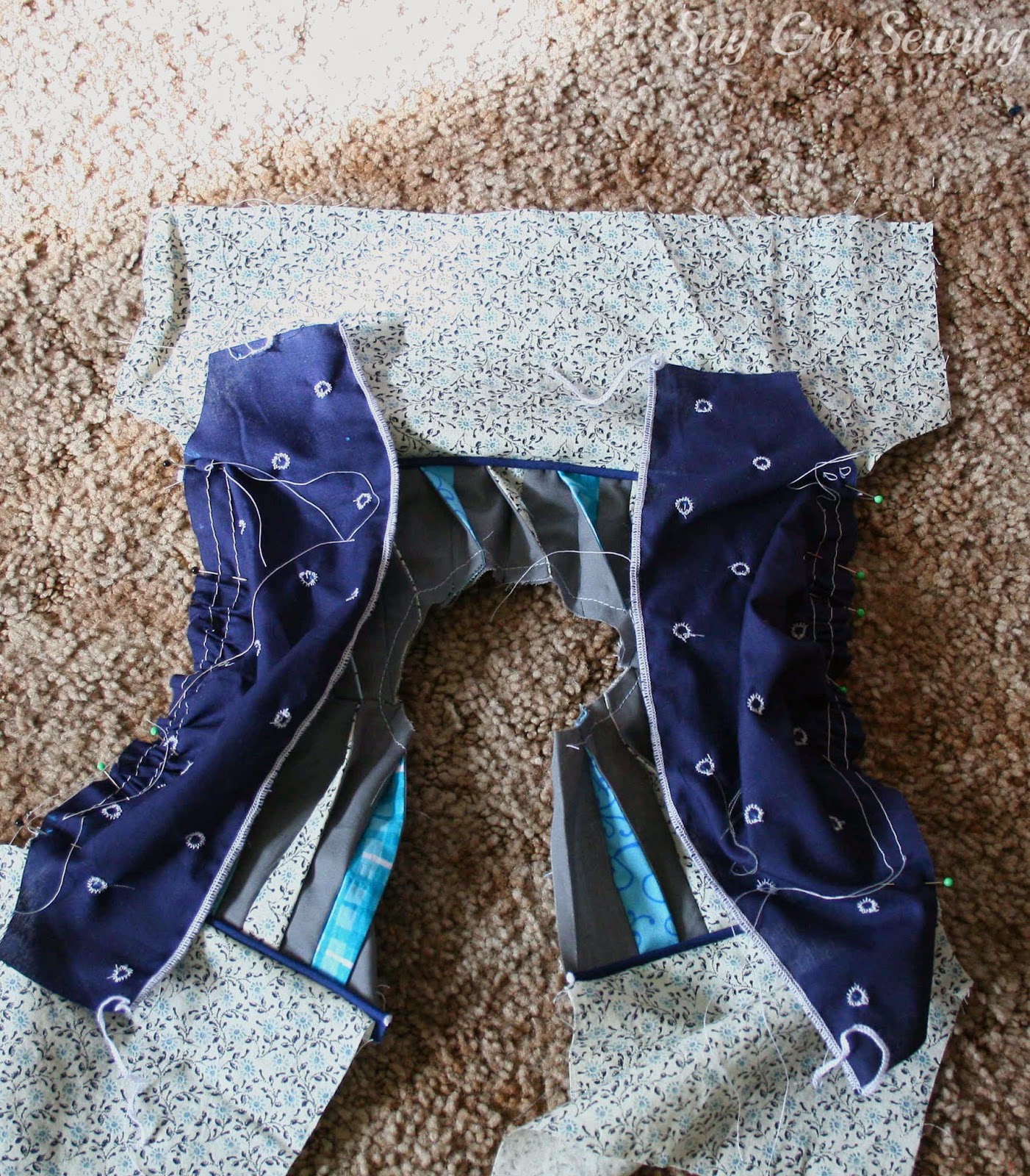 Say Grr Sewing Inserting UnLined Sleeves In A Lined Bodice Tutorial