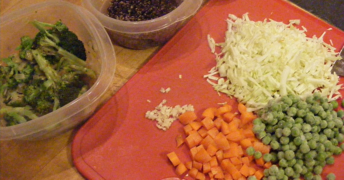 Green and Lean Vegetable Fried Quinoa with Egg