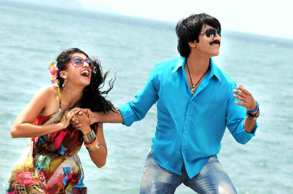 Actress Gallery: Daruvu Movie Stills