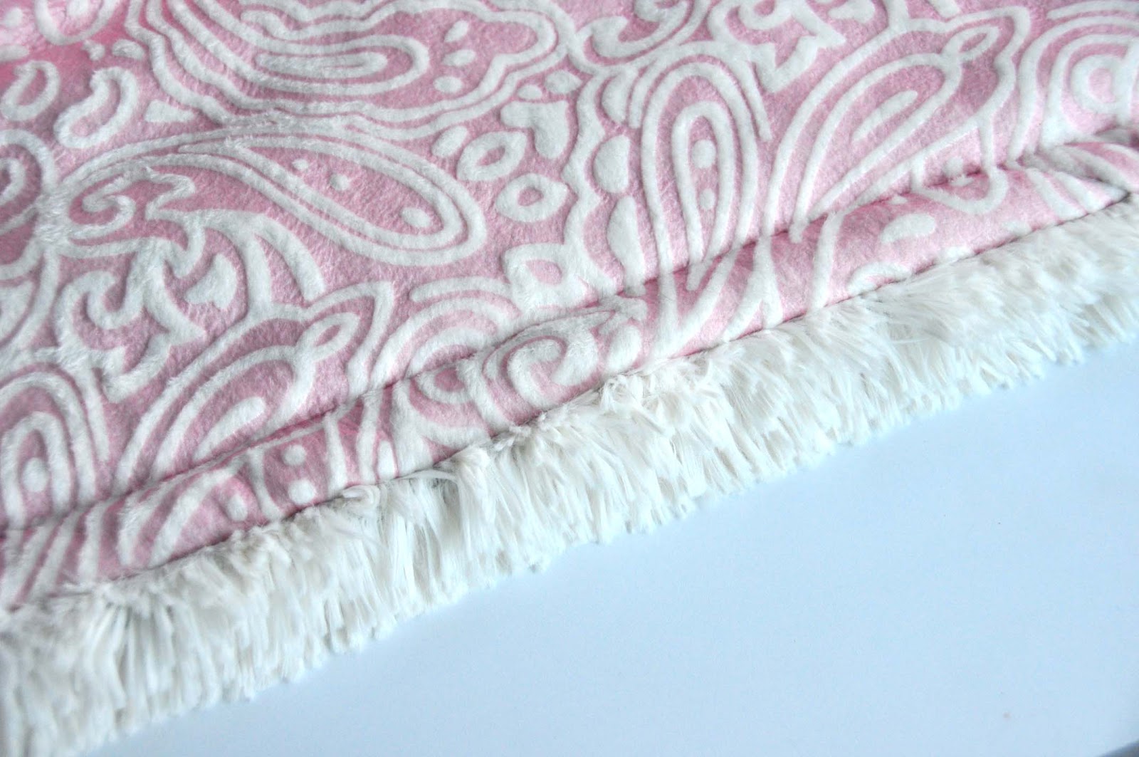 Aesthetic Nest Sewing The Ultimate Cuddle Blanket (Tutorial)