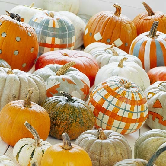 http://1.bp.blogspot.com/-wQdhDBNa34I/UmnuYQQ4BYI/AAAAAAAAMck/Z_1X7rd1f3A/s1600/Easy-Painted-Pumpkins-2013-Halloween-Decorations-Ideas.jpg