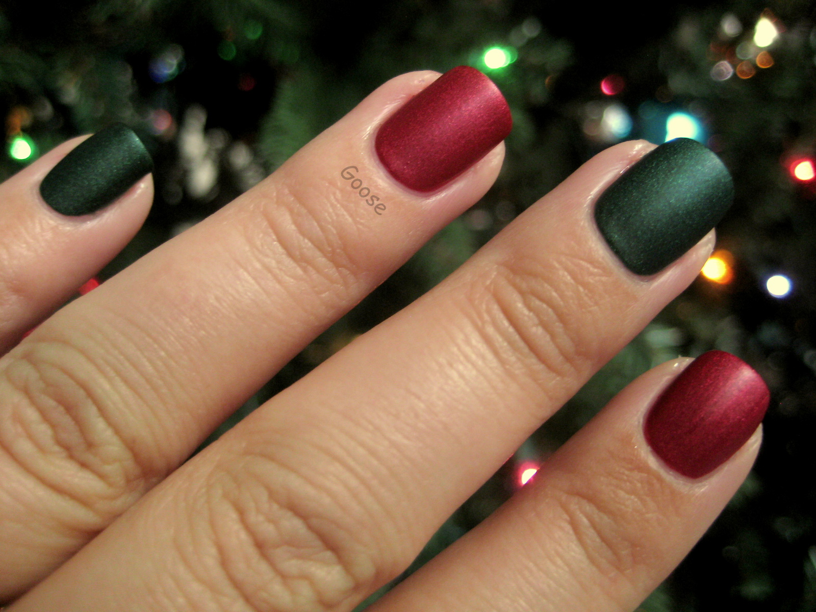 Red and Green Christmas Nails - wide 4