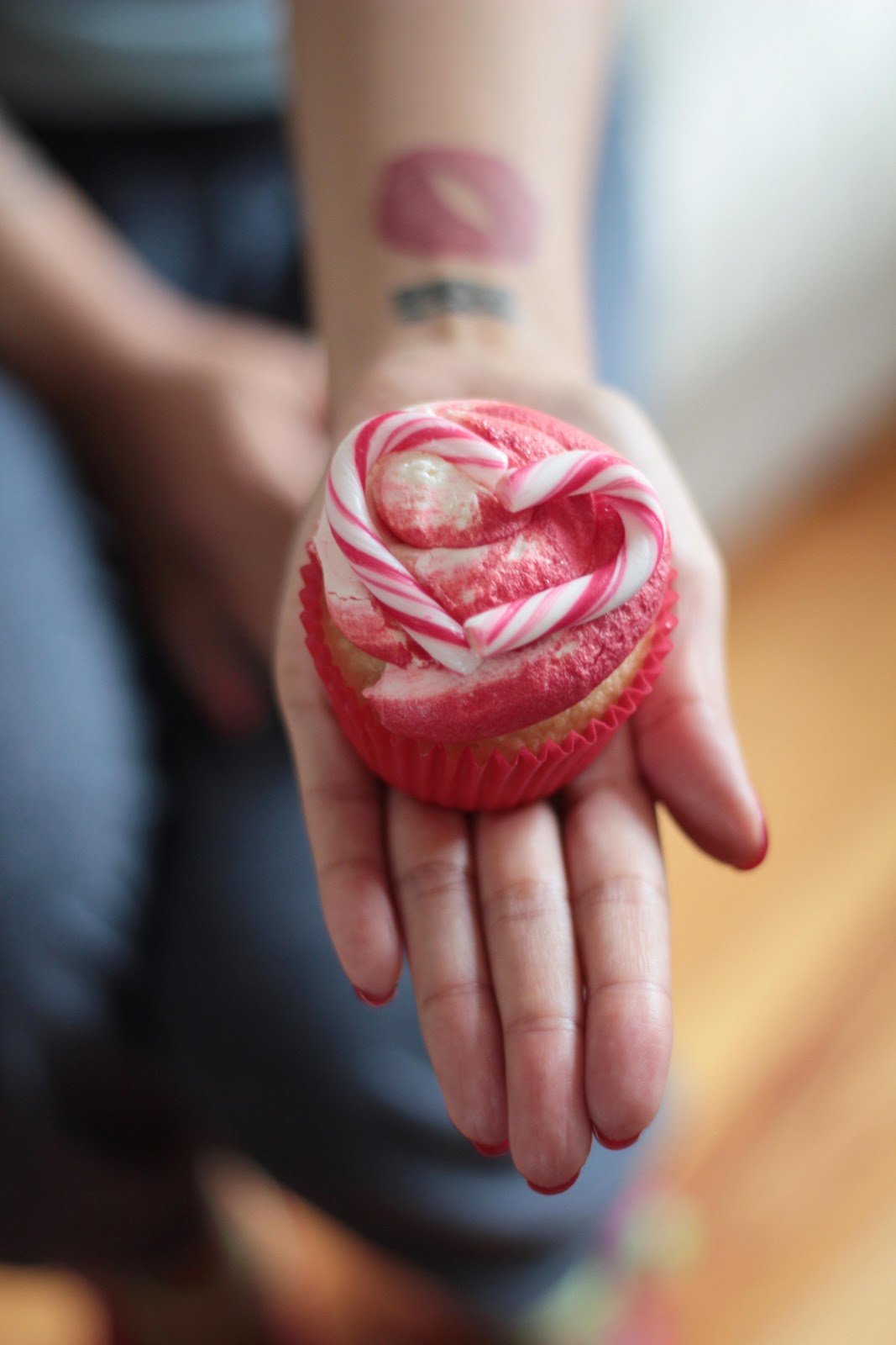 eat pray bake Day 5 Candy Cane Cupcakes eat pray bake Day 5 Candy Cane Cupcakes