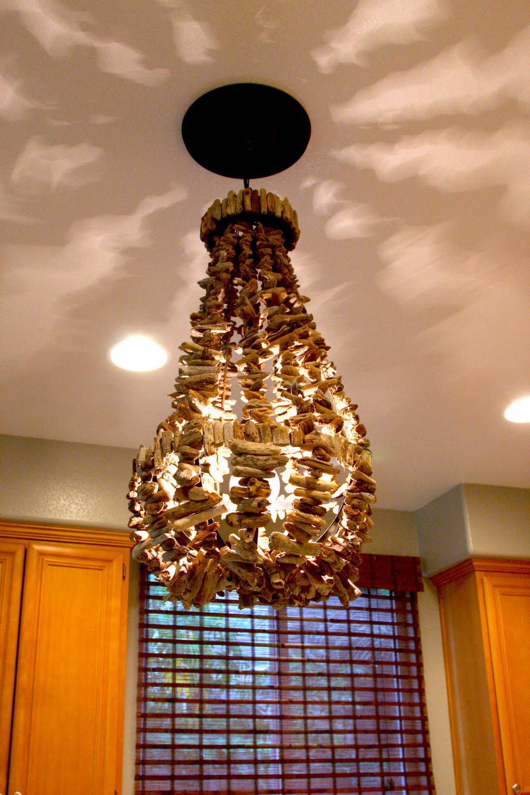 alamode: DIY Driftwood Chandelier from Blessed