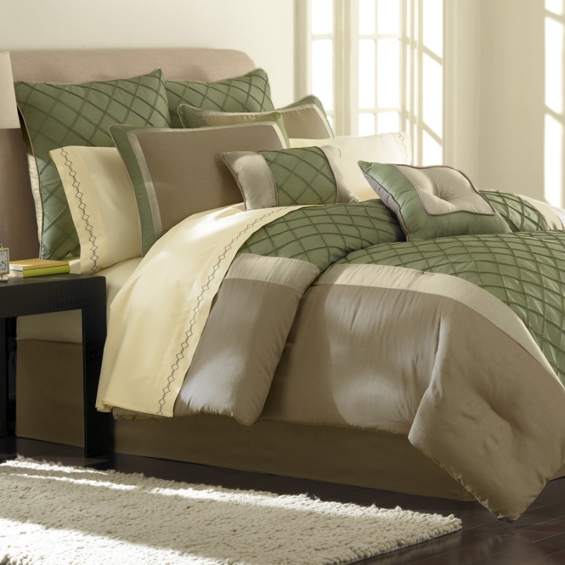 Fireflies and Jellybeans Deal Alert! Anna's Linens Biggest Bedding Buyout!