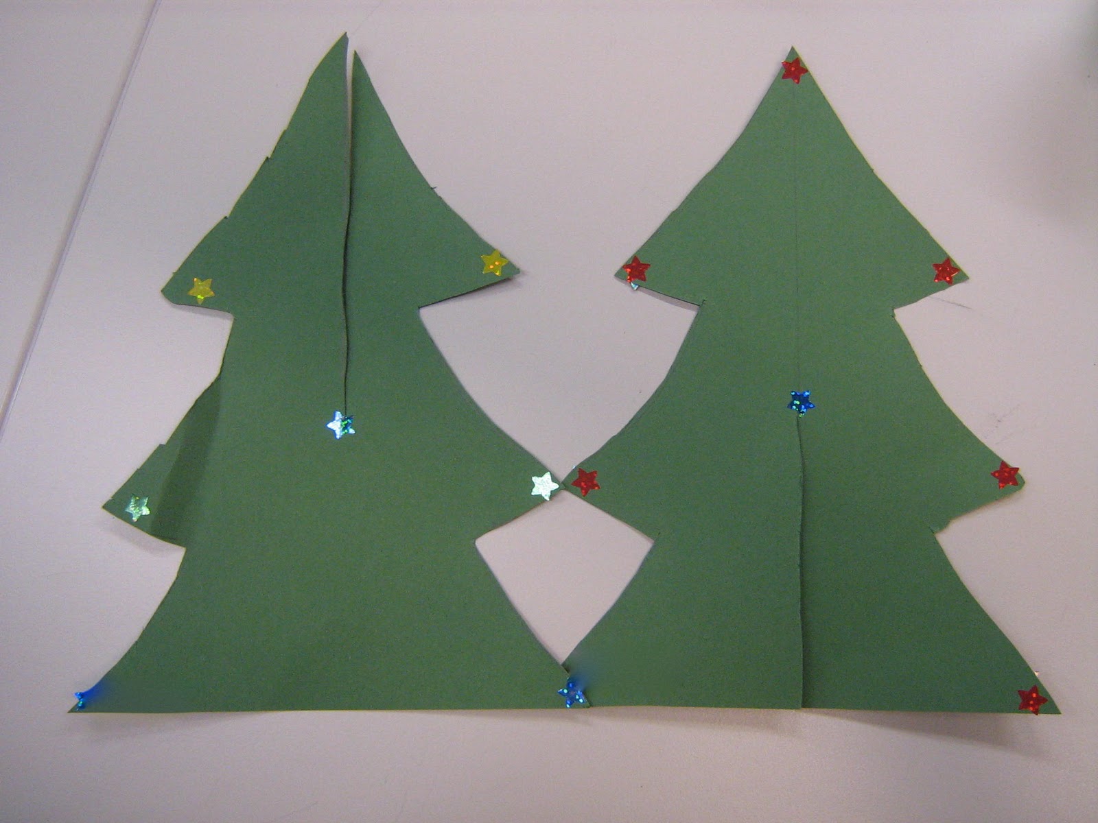 Mama Pea Pod {Standing Paper Christmas Trees}