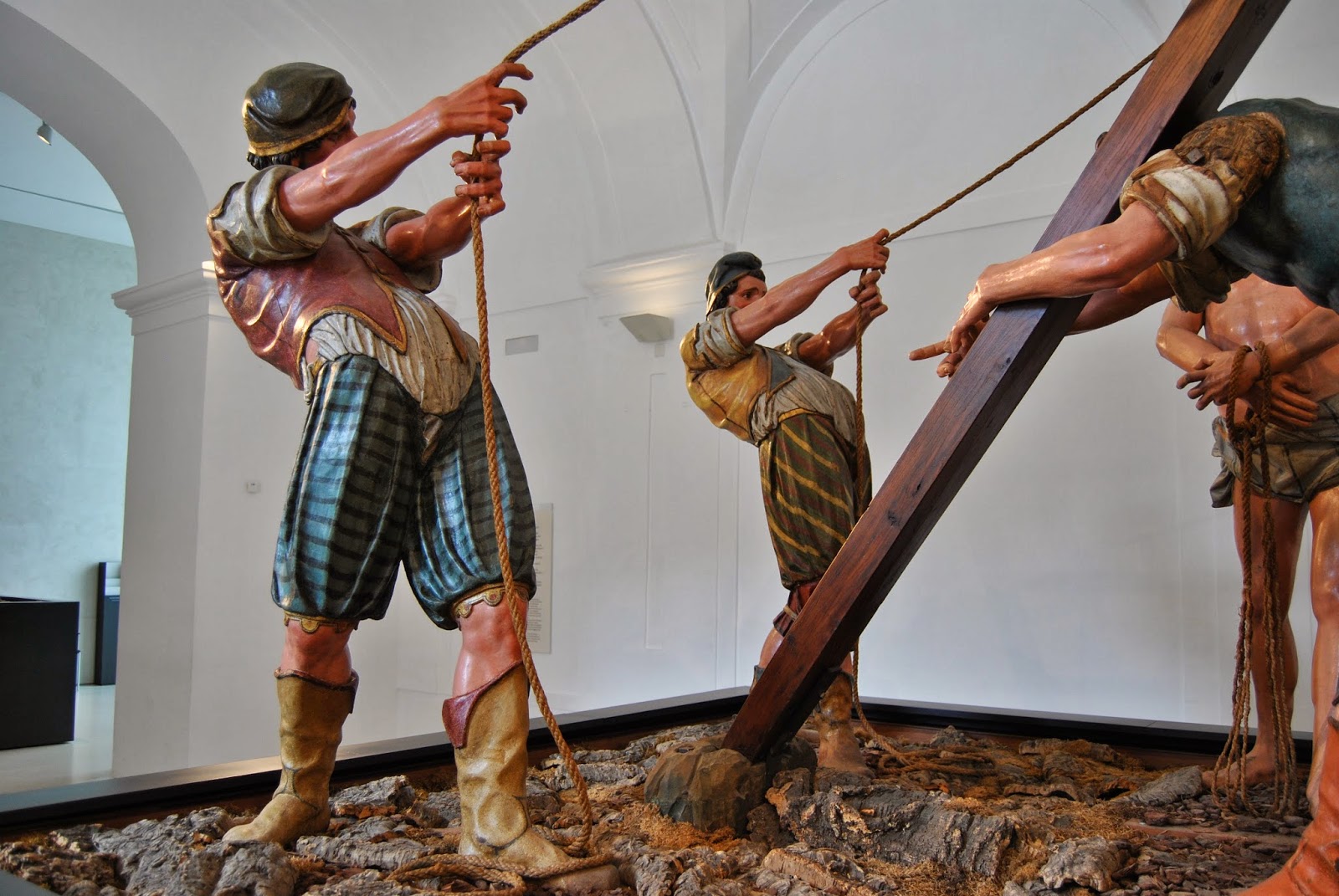 Arte en Valladolid: COFRADÍA DE LA PASIÓN: La Elevación de la Cruz