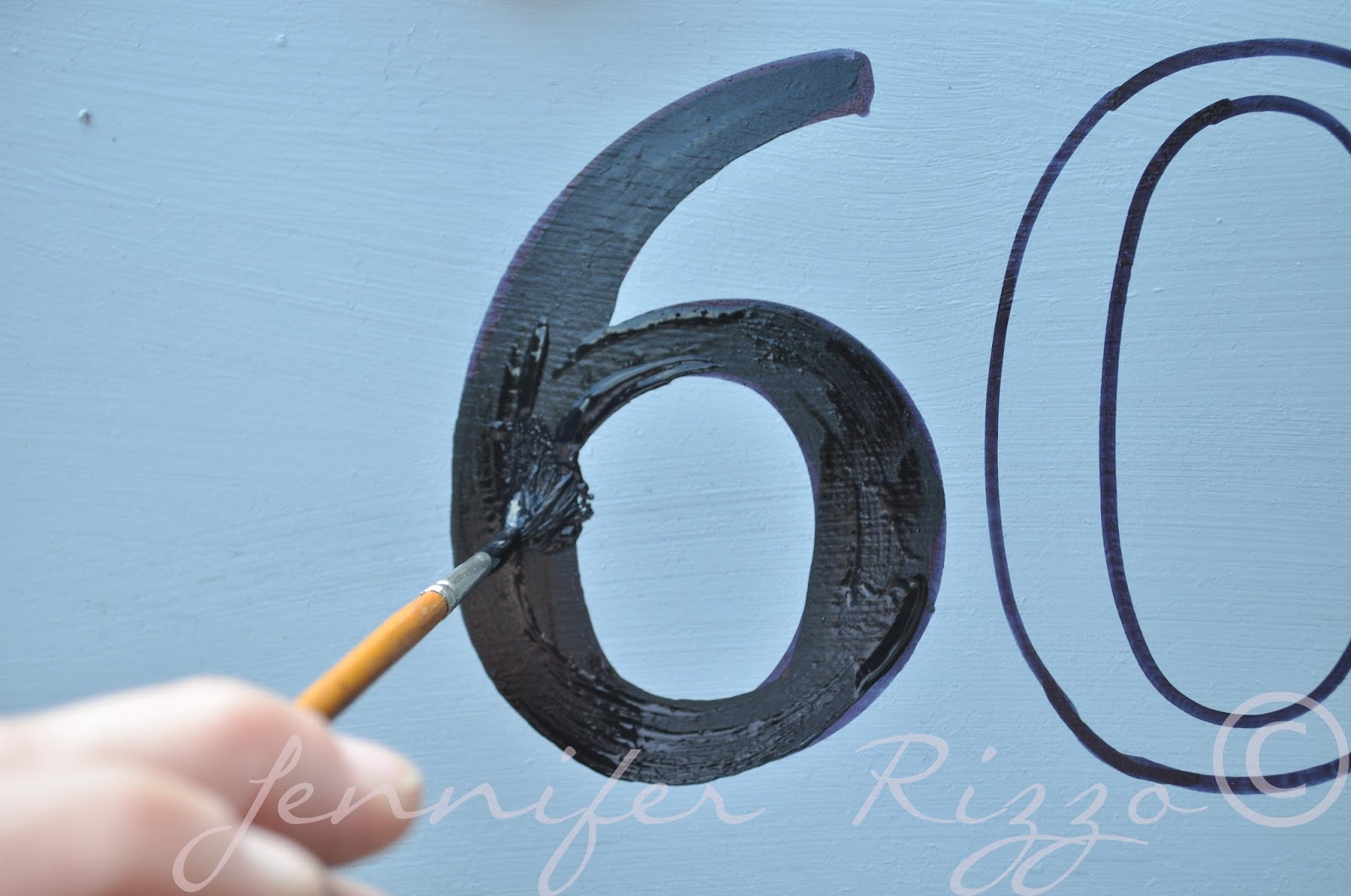 How to match your mailbox numbers to your house numbers with paint