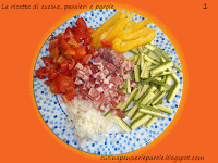 Paglia e fieno con peperoni, zucchine, salsiccia e pancetta affumicata