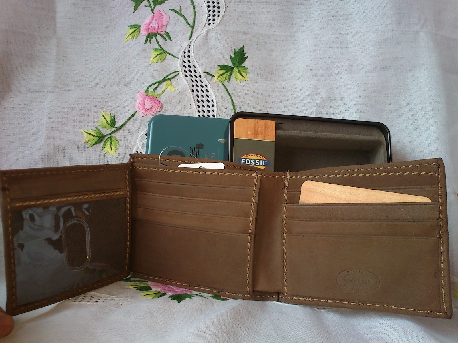 BRANDED ITEM FOR LESS New Arrival of Fossil Mens Wallet