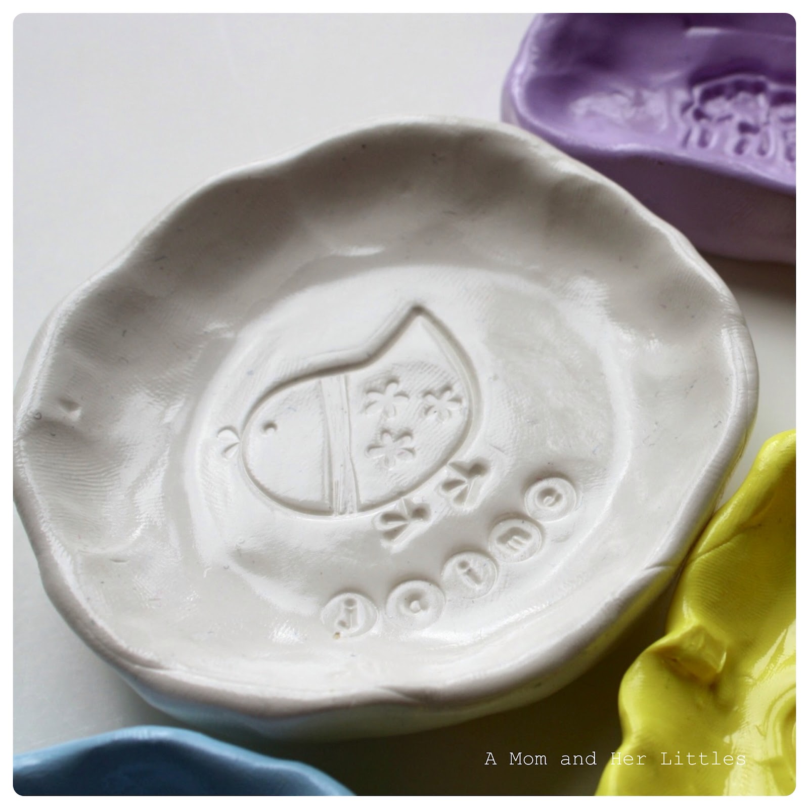 A Mom and Her Littles..... Super Sculpey DIY Little Jewelry Dishes....