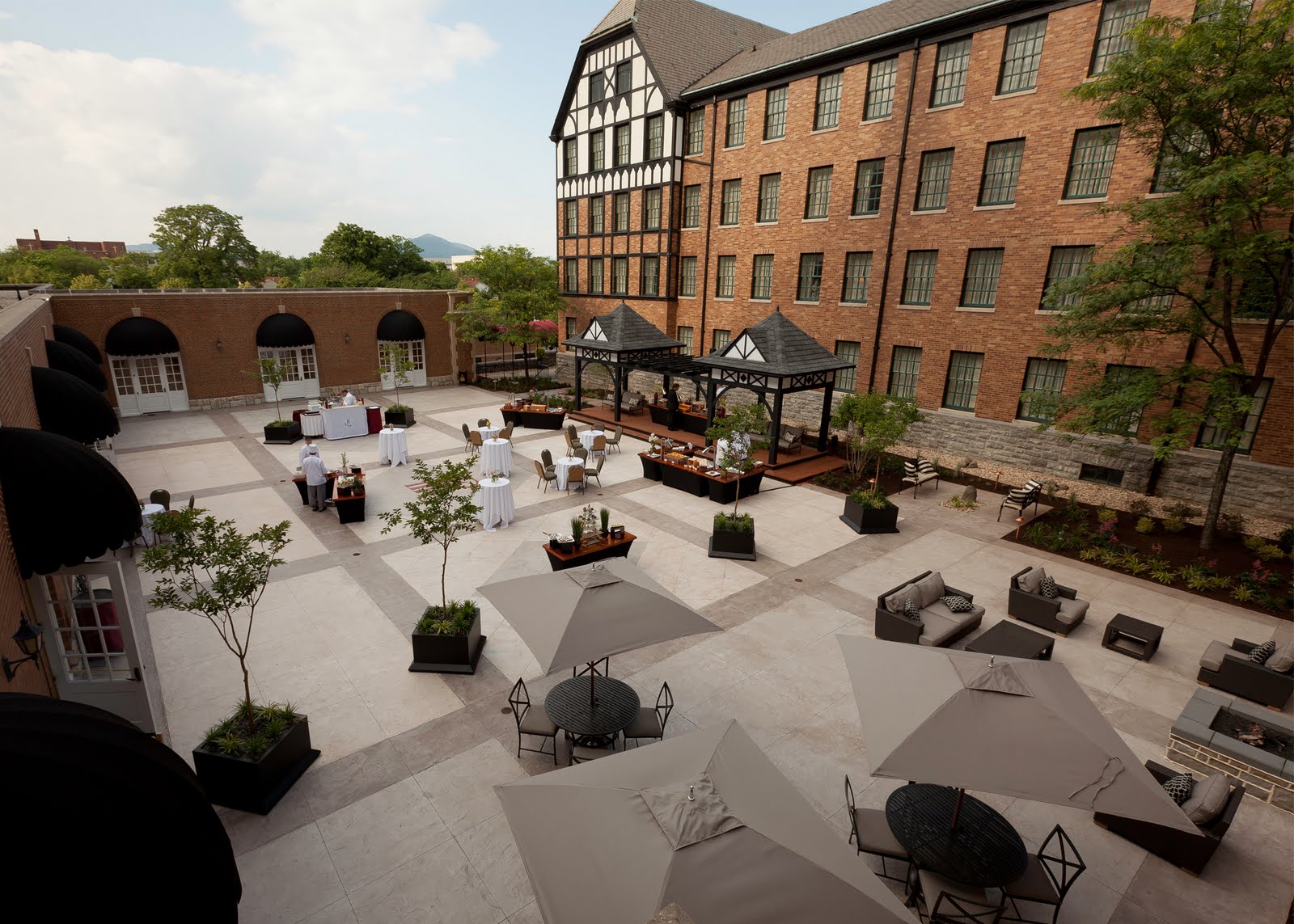 moreFRONT Hotel Roanoke Finishes Courtyard Renovation