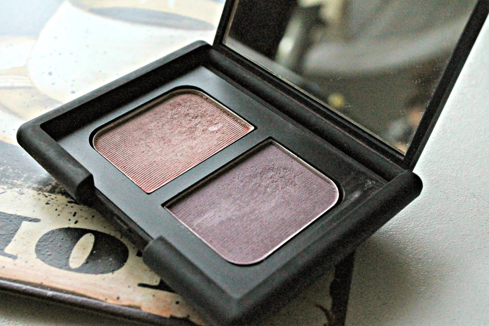 casuallyawkward Review Nars Eyeshadow Duo in Charade