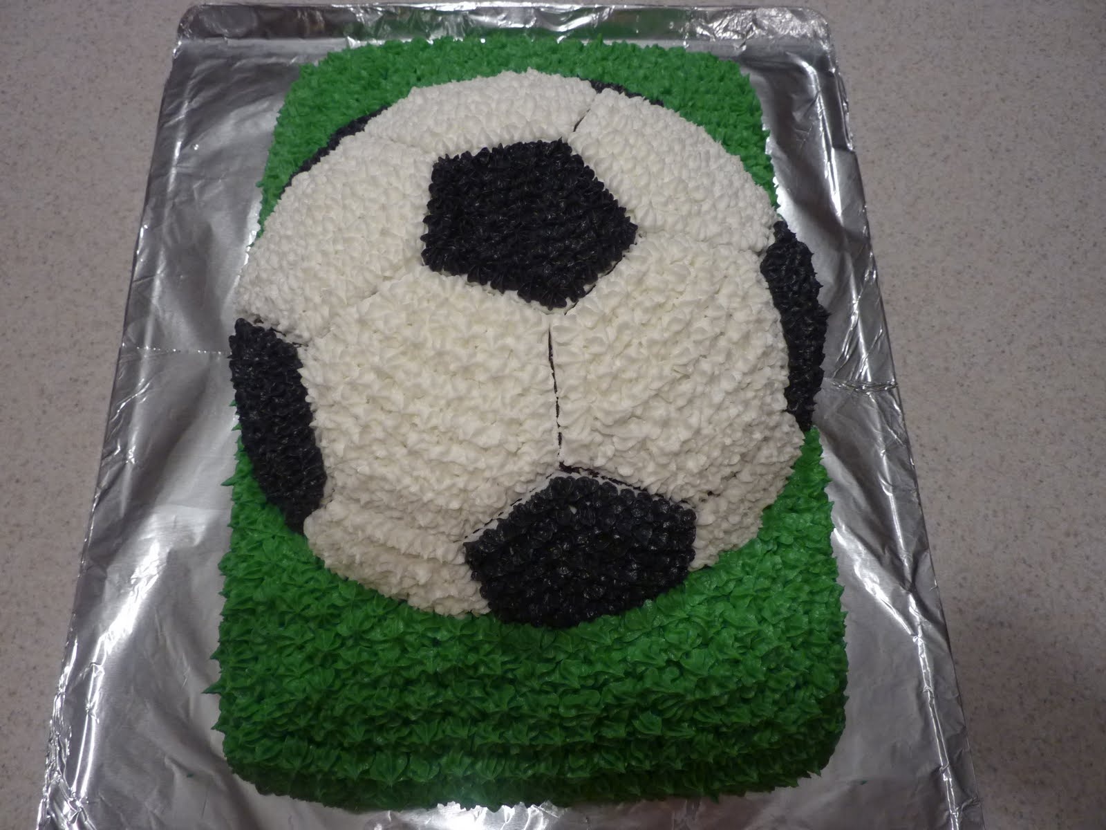 Sommer Sweets Soccer Ball Cake