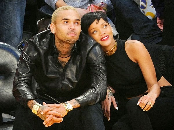 Chris Brown & Rihanna Are Back Together? Thought She was Pregnant for Leo? See This