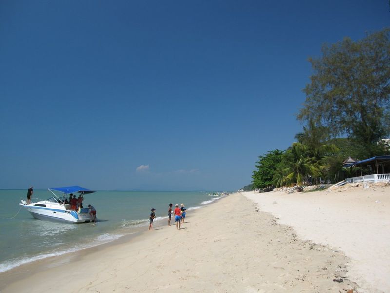 World's Most Beautiful Paradise Beaches: Batu Ferringhi Beach,Penang