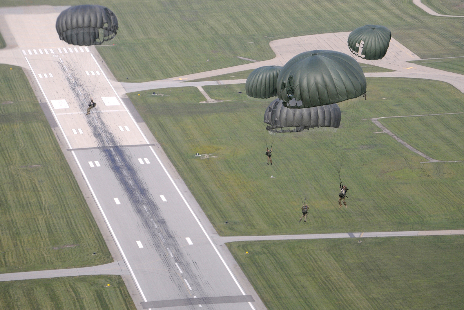 SNAFU! The dreaded rear parachute landing fall...