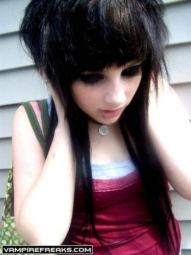 Emo Long Hairstyles For Girls