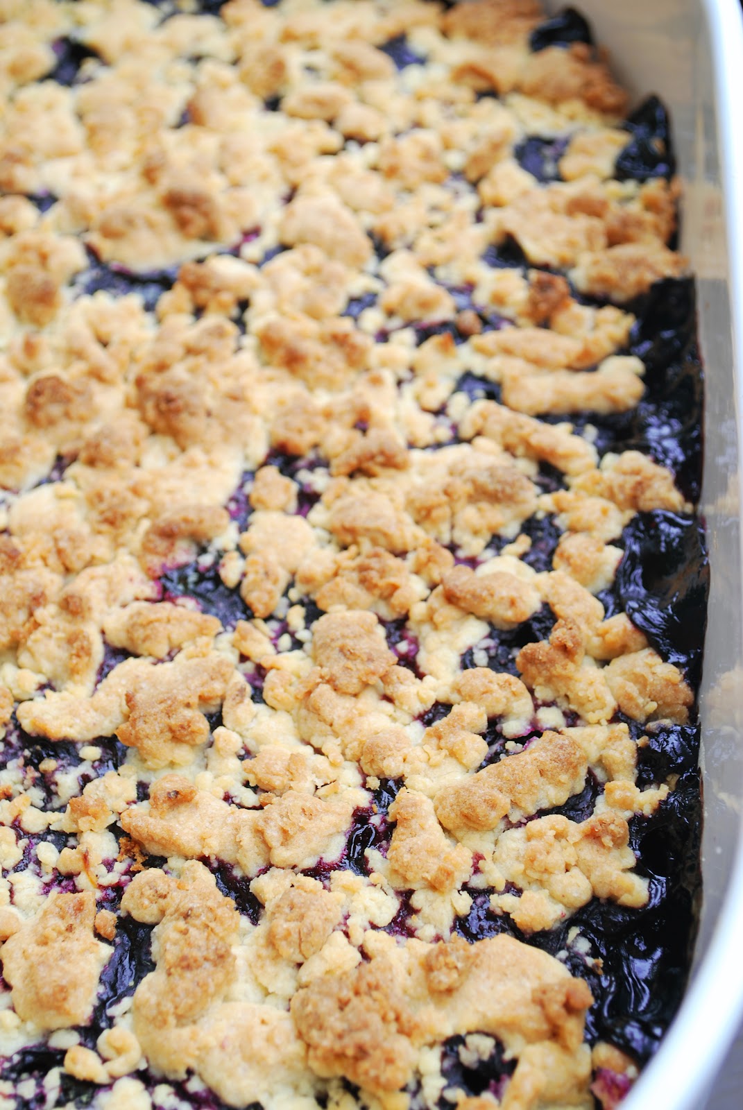 Skinny Zucchini Drupaču kūka ar mellenēm. Lillā joprojām modē.