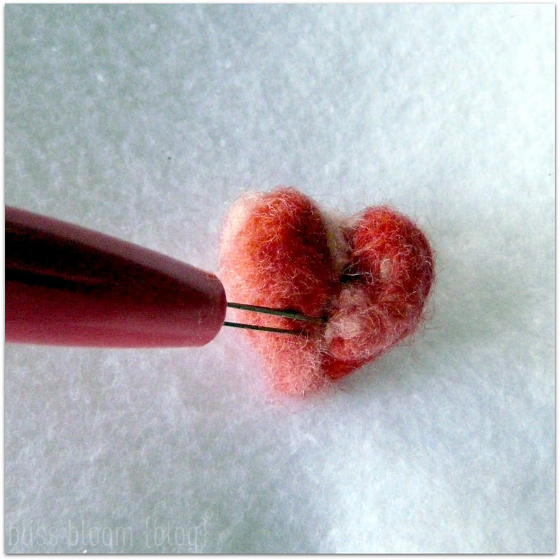 [Make] Needle Felted Hearts