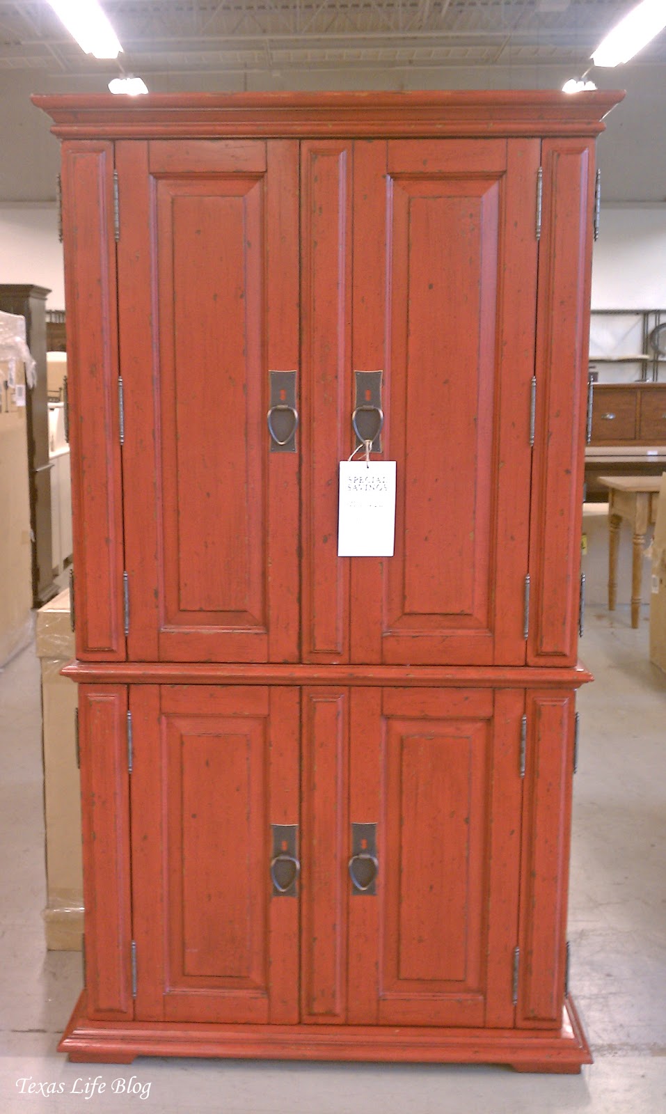 8th Street Bridge Window Shopping Pottery Barn Outlet