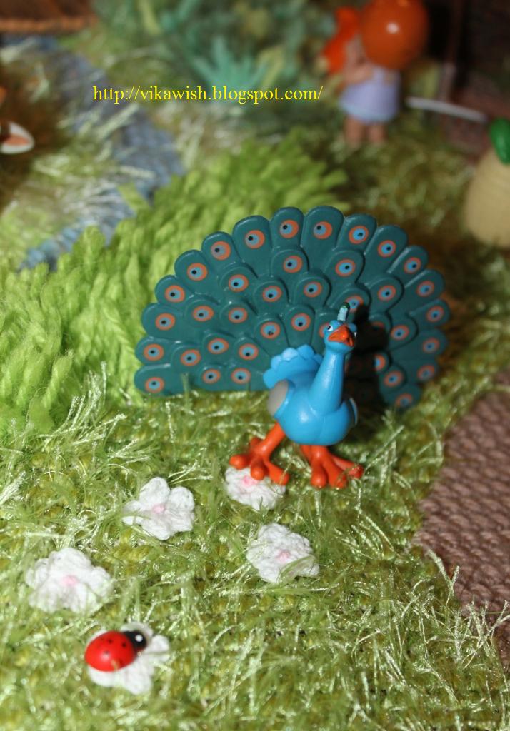 Животные на Ферме №10: павлин, часть забора