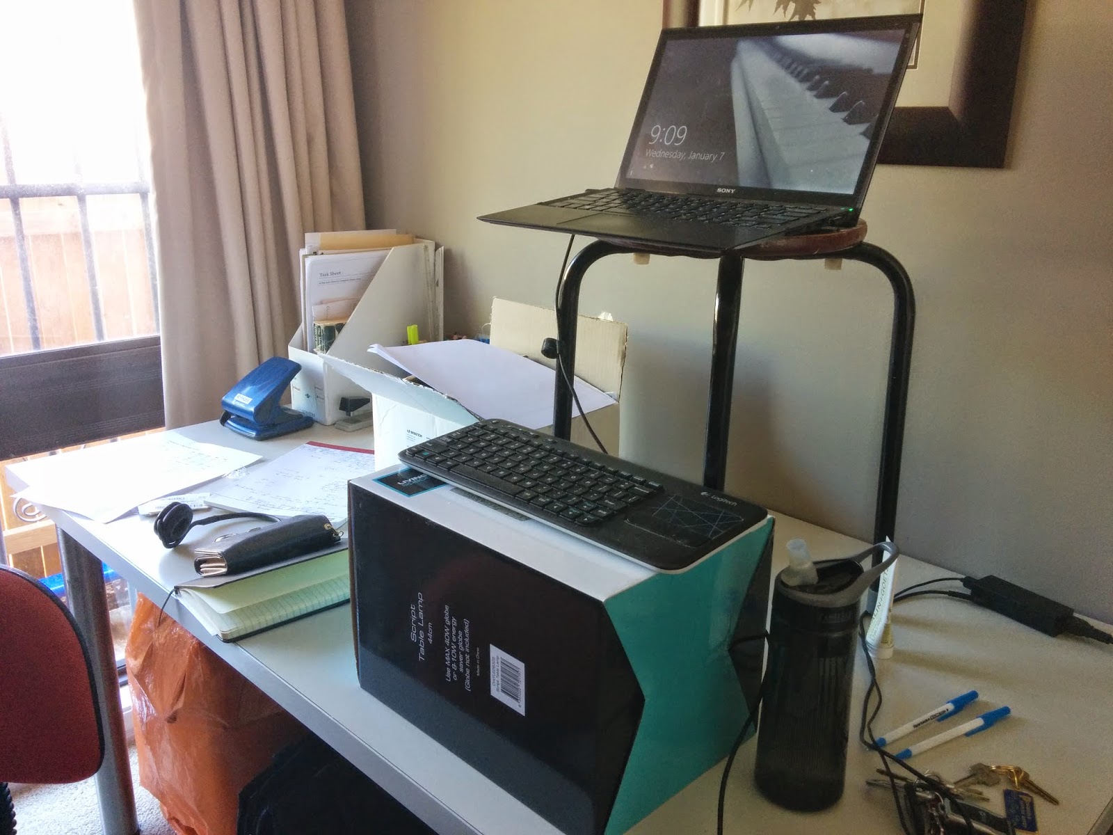 No Nose Smiley Free Standing Desk Hack