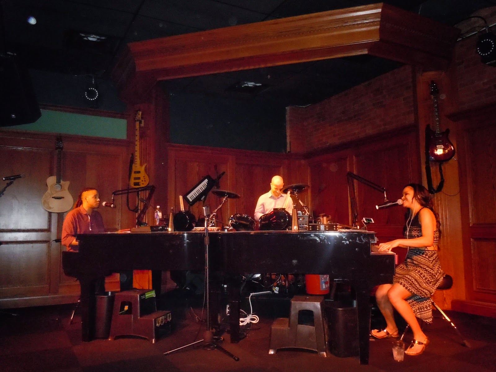 Pittsburgh Happy Hour Howl at the Moon