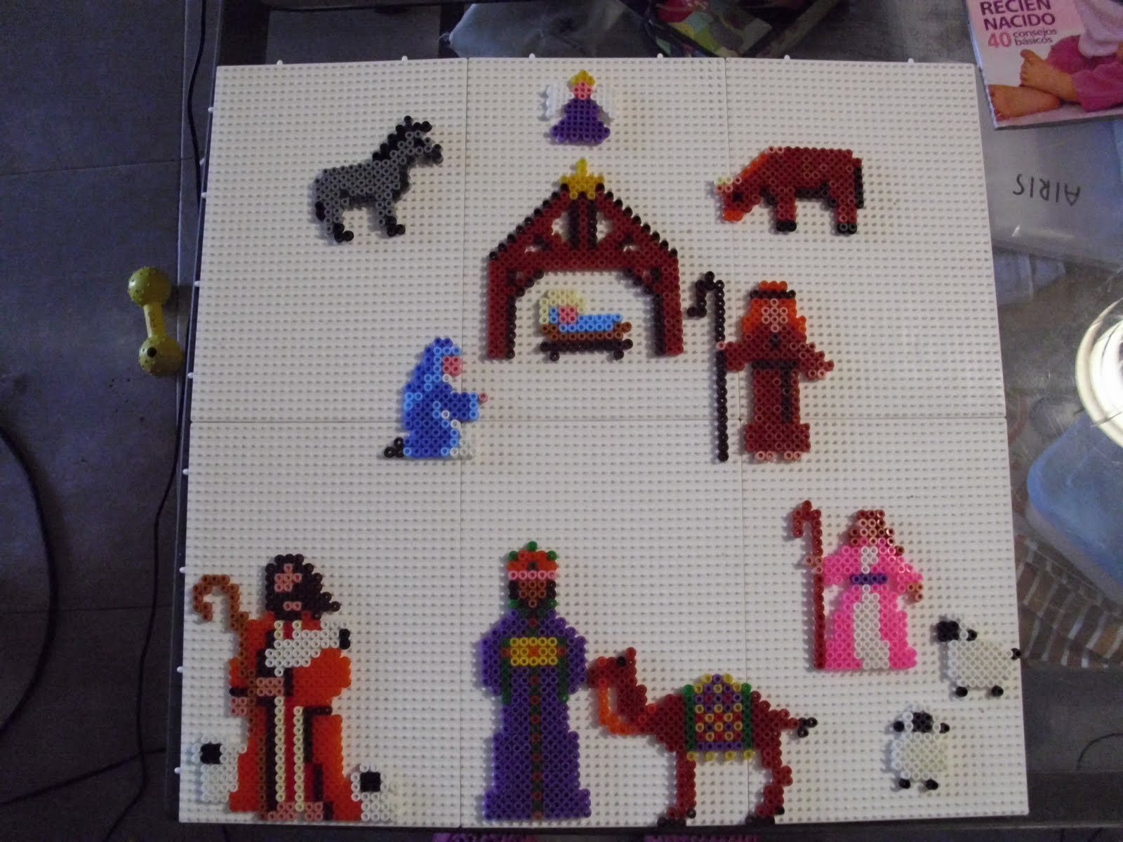 MEMEKAN NATIVITY O PORTAL DE BELEN HAMA PERLER BEADS