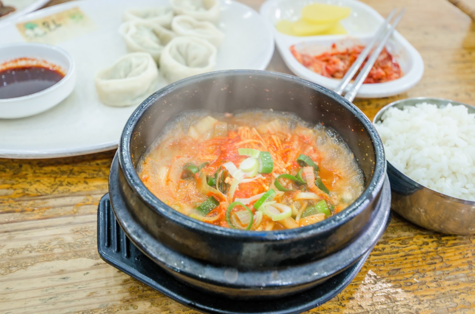Cheap Korean Food at the Kimbap Shop | 10 Pictures in Pohang