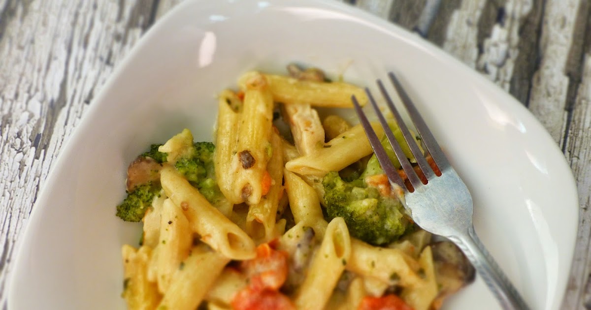 Vegan Broccoli & Tomato Alfredo for National Pasta Month 