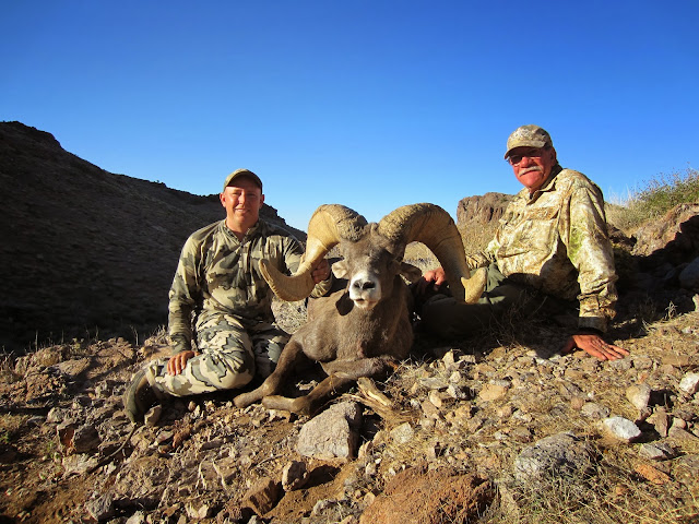 Desert+Bighorn+Sheep+Hunt+Photo+with+Claude+Warrens+Arizona+Super+Big+Game+Raffle+Sheep+with+Guides+Colburn+and+Scott+Outfitters+1.JPG