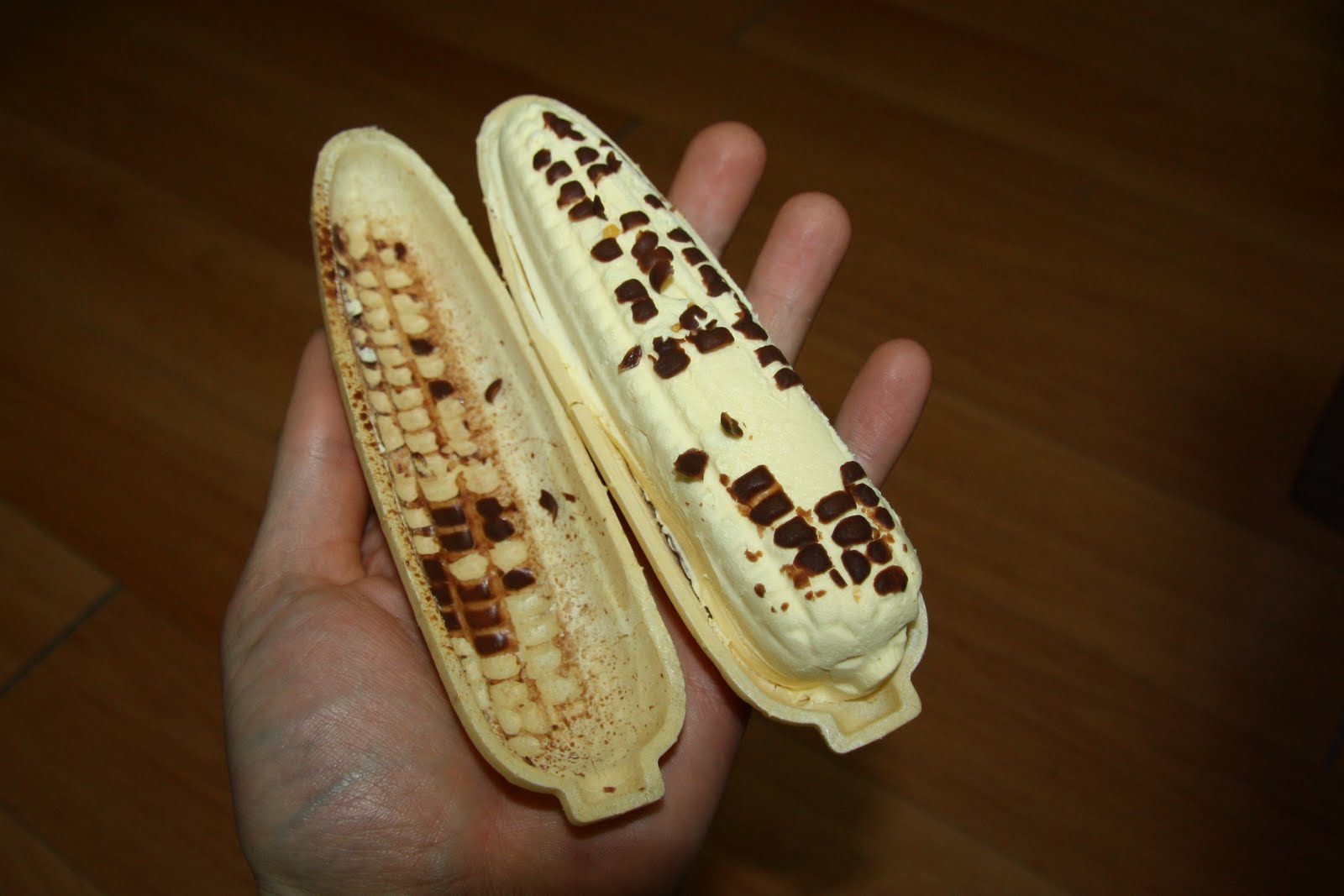 Adventures in South Korea 2! sk eats...The Corn´clair