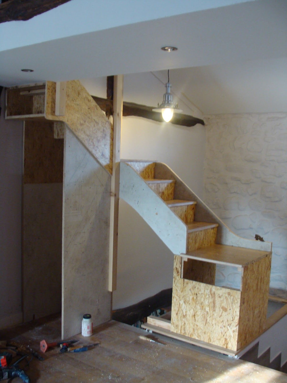 Andocarpinteando : Escalera al desván.