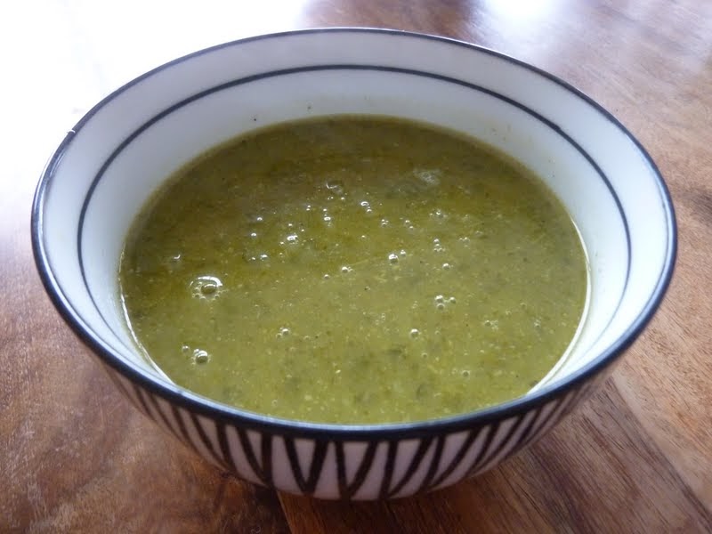 My Vegan Revolution Soupe de fanes de céleribranches