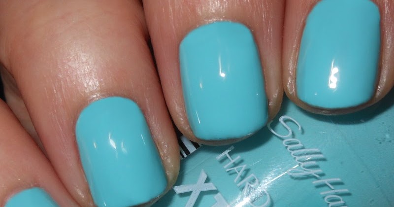 Imperfectly Painted: Sally Hansen Big Teal
