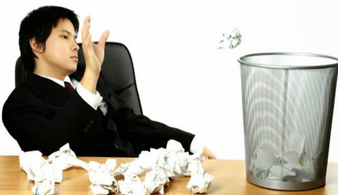 10 Cara Menghilangkan Rasa Bosan Saat Bekerja 10 Cara Menghilangkan Rasa Bosan Saat Bekerja