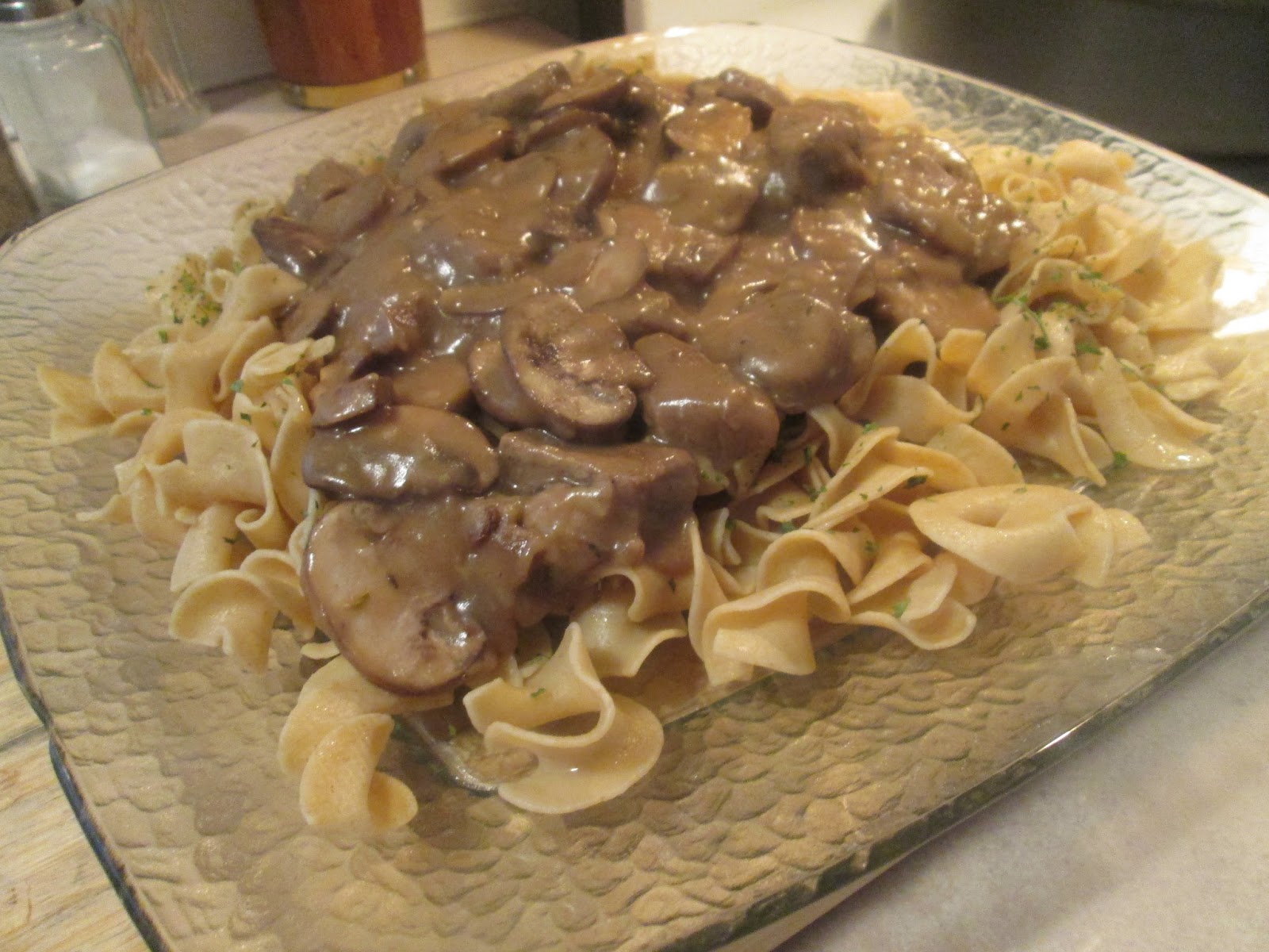 Diab2Cook Steak Tips with Peppered Mushroom Gravy w/ Whole Wheat